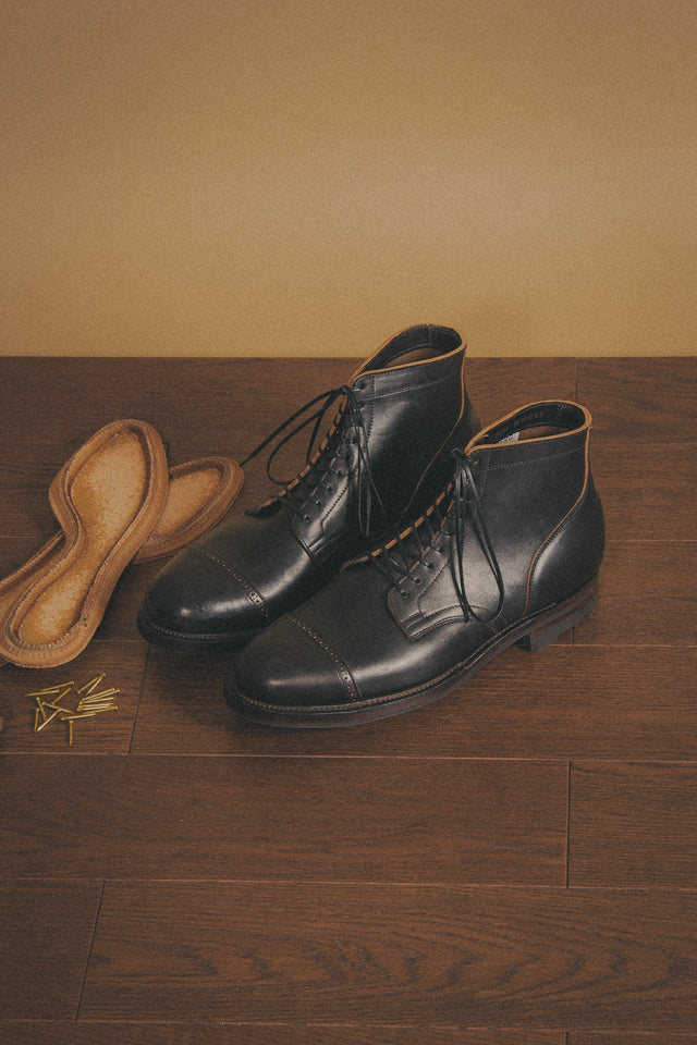 Black Teacore Horsebutt Pre-order - VIBERG