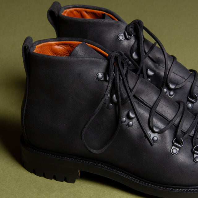 Hiker - Black Waxy Commander