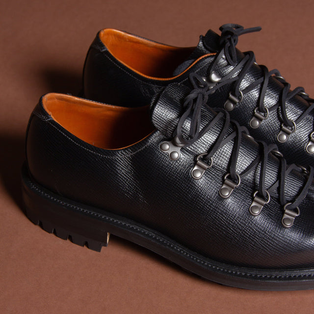 Strathcona - Black Alcazar - VIBERG